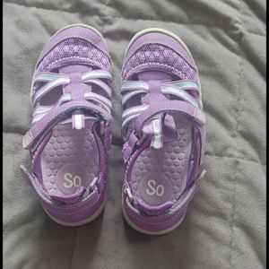 Gently worn girls SO shoes, size 13m shoe